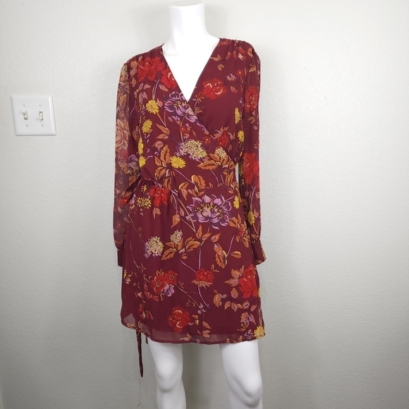 Willow & Clay Floral Wrap Burgandy Dress Size S NWT - Picture 1 of 12